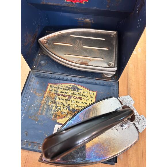 1920s Sunbeam Electric Travel Made Iron Portable Metal Case ..Decor/Display/Prop main image 7